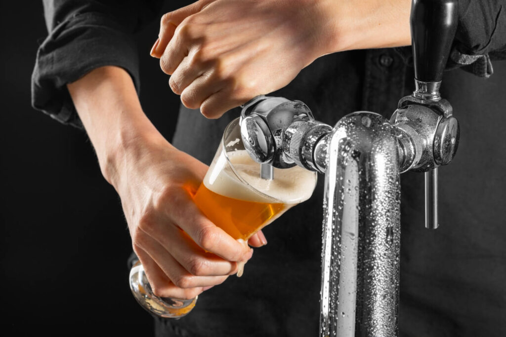 Chope em Natal é na Oktos Lagoa Nova: Como Garantir Sabor, Praticidade e Sucesso no Seu Evento oktos growler de chope 1024x683 - Chope em Natal é na Oktos Lagoa Nova: Como Garantir Sabor, Praticidade e Sucesso no Seu Evento